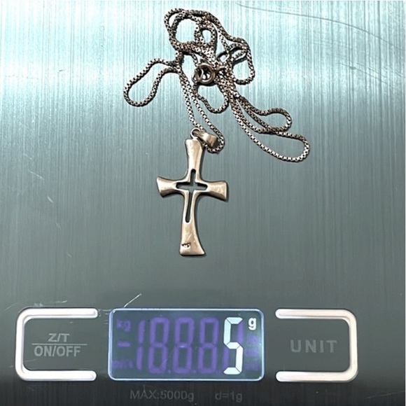 925 Sterling Silver Necklace w Cross Pendant - Picture 7 of 7